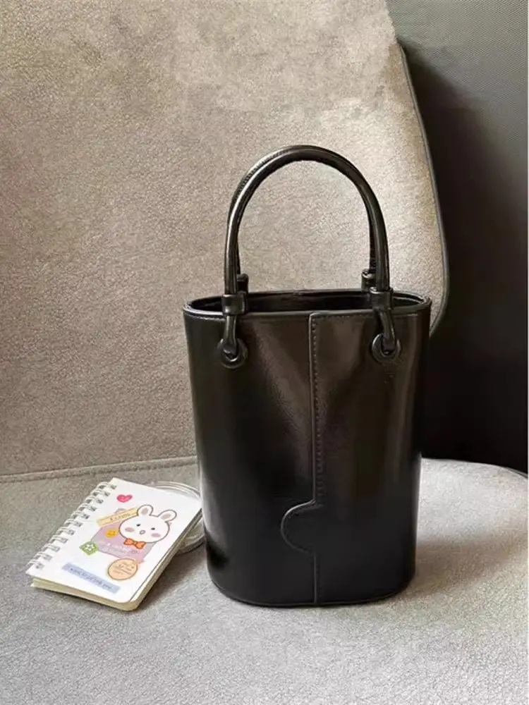 2026 Korean New Niche Design Bucket Bag, Retro Versatile Shoulder Crossbody Bag, Handbag with a Sense of Sophistication