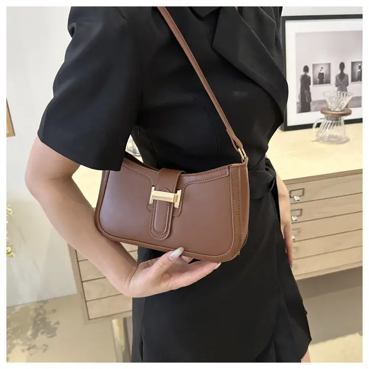 Textured Retro Belt Buckle Bag for Women 2024 — feature 15