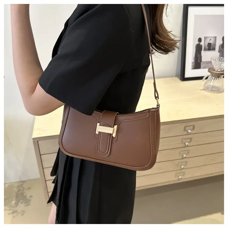 Textured Retro Belt Buckle Bag for Women 2024 — feature 16