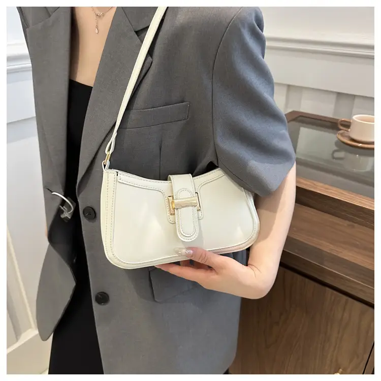 Textured Retro Belt Buckle Bag for Women 2024 — feature 9