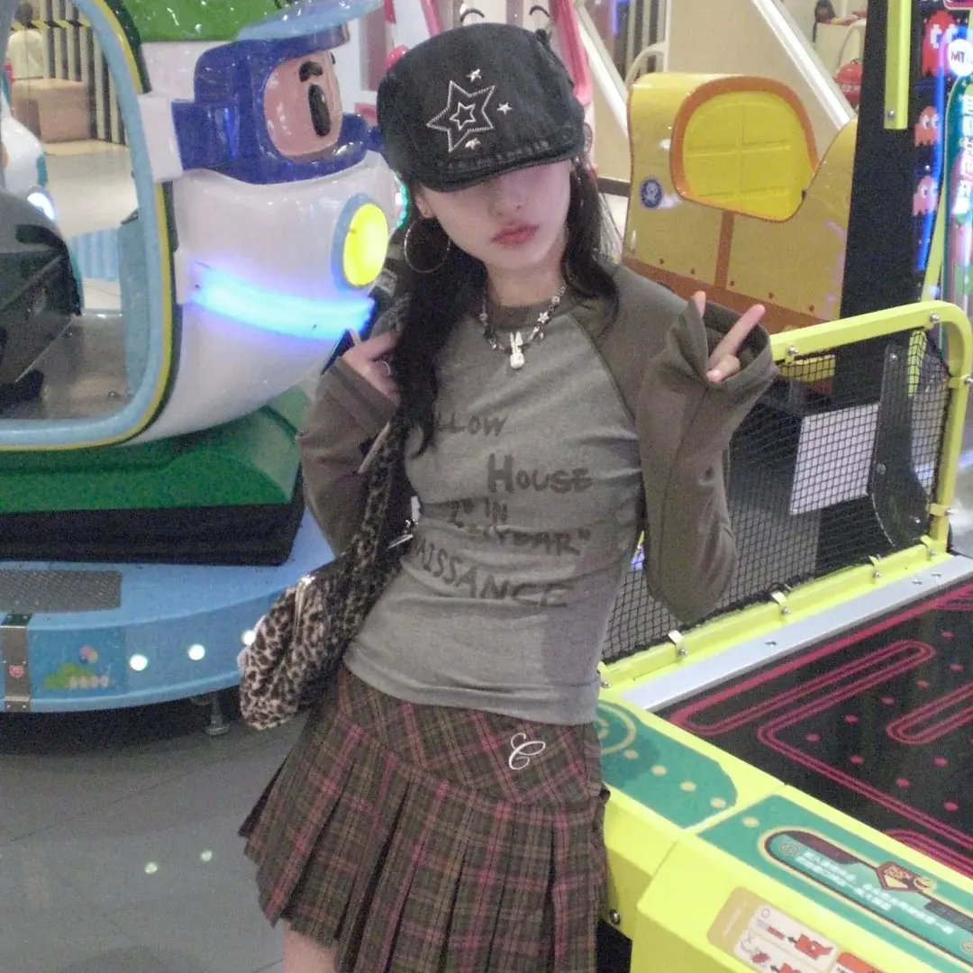 Asian Style Duck Tongue Hat for Women — feature 7