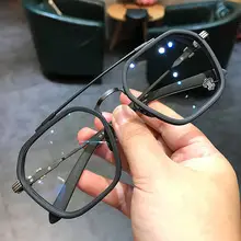 Pilot Men's Black Gold Sunglasses UV Protection — feature 19