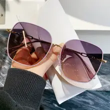 Pilot Men's Black Gold Sunglasses UV Protection — feature 29