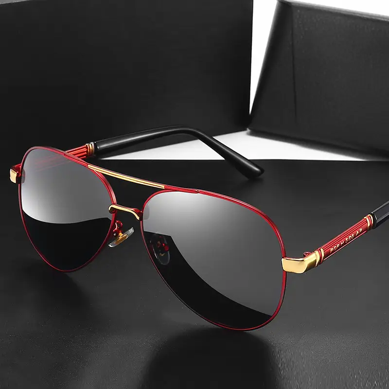 Pilot Men's Black Gold Sunglasses UV Protection - Image 4
