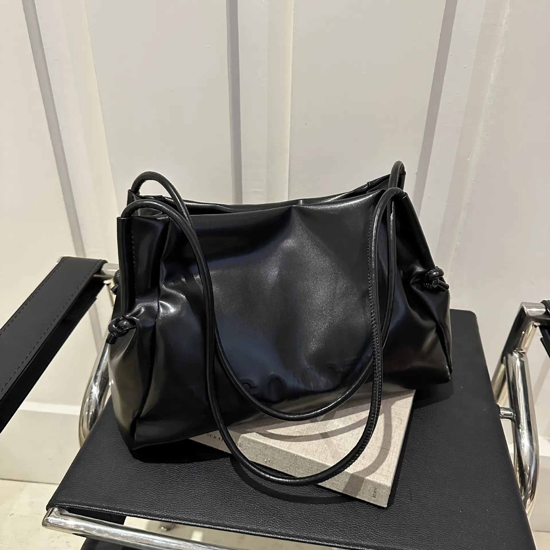 Elegant White Shoulder Bag for Women 2026
