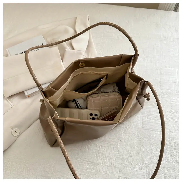 Elegant White Shoulder Bag for Women 2026 — feature 30