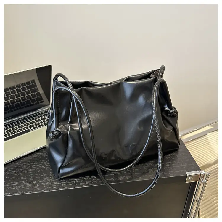 Elegant White Shoulder Bag for Women 2026 — feature 42