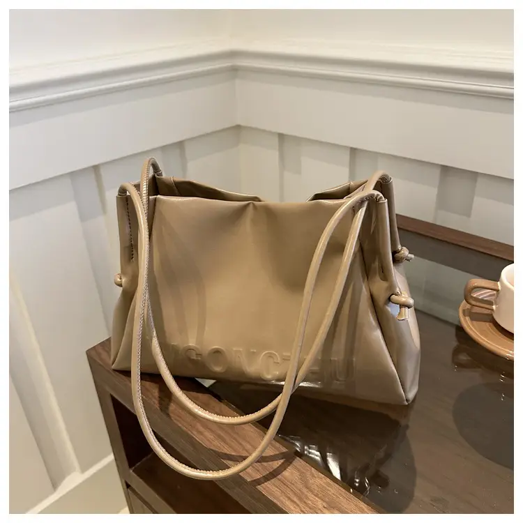 Elegant White Shoulder Bag for Women 2026 — feature 44