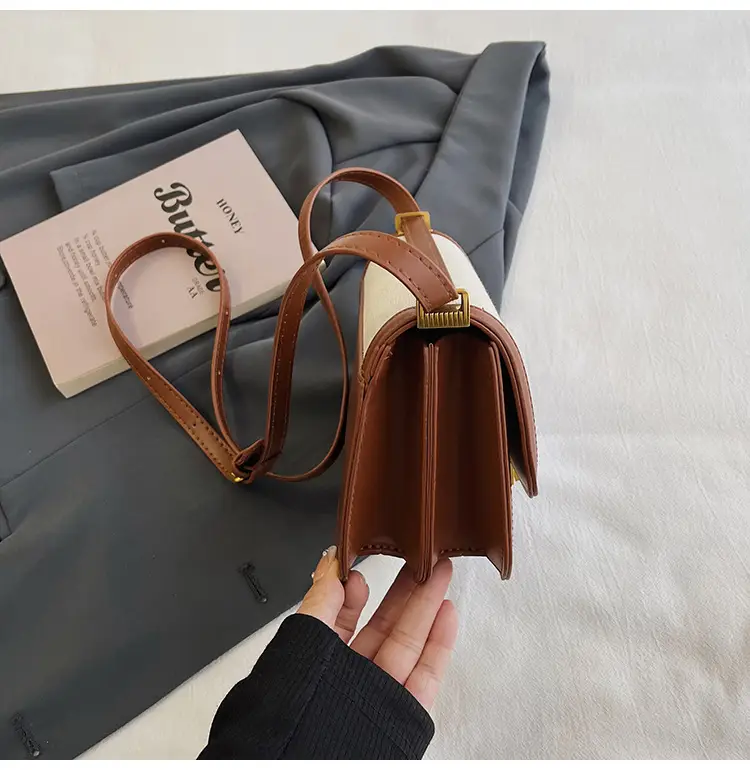 Women Crossbody Bag Brown Leather Square Design 2025 — feature 9