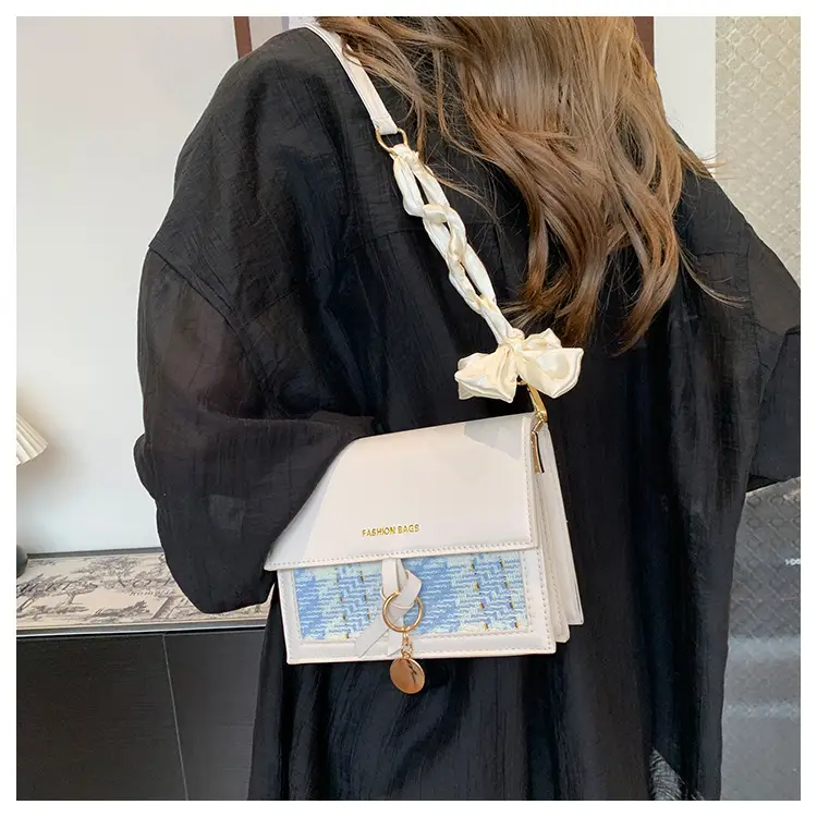 Korean Fashion Shoulder Bag Black White Contrasting Stitching — feature 12