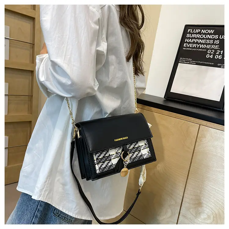 Korean Fashion Shoulder Bag Black White Contrasting Stitching — feature 14