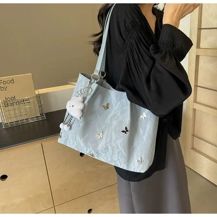 Women's Embroidered Shoulder Bag Cream 2025 — feature 4