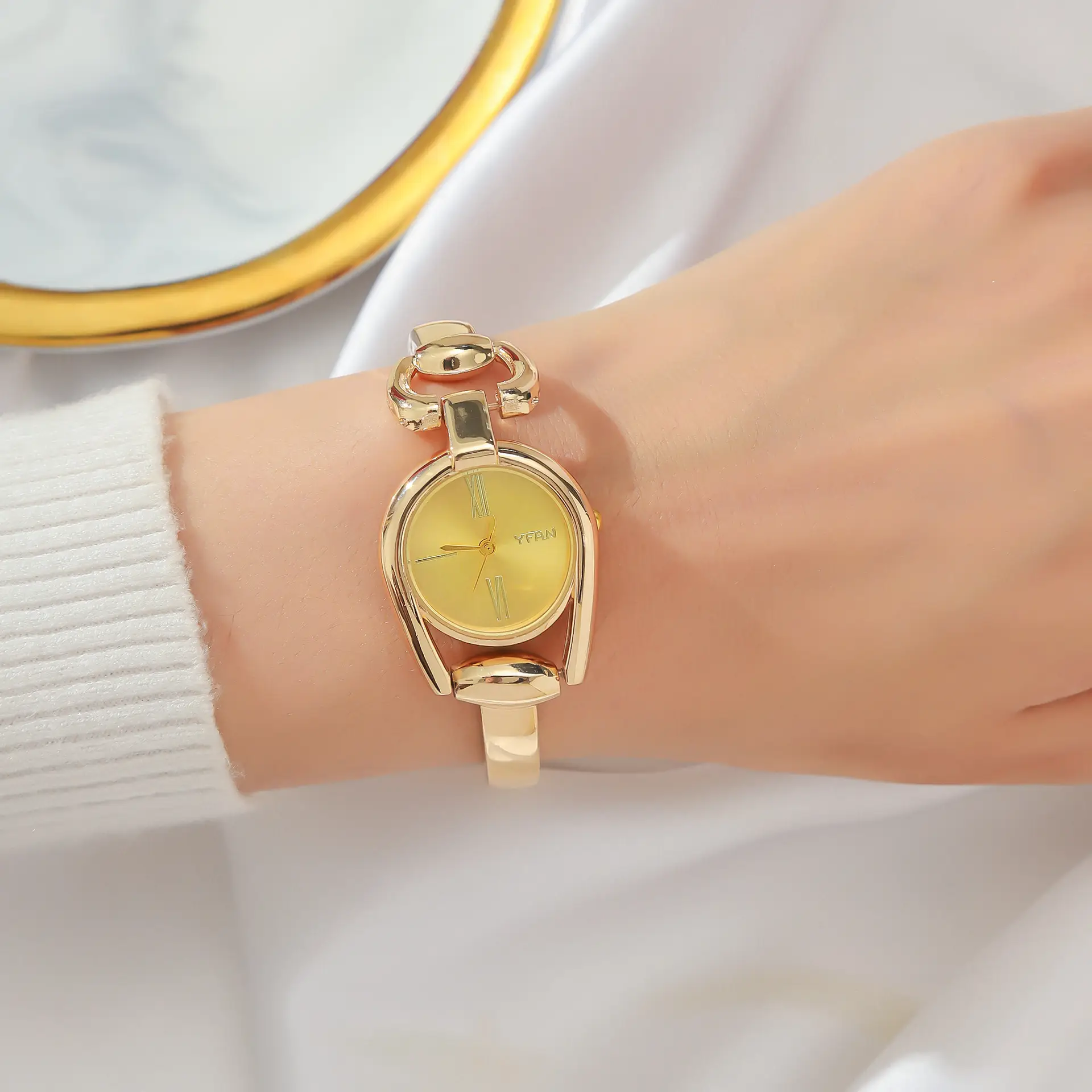 Women's Retro Button Watch with Hollow Steel Band — feature 18