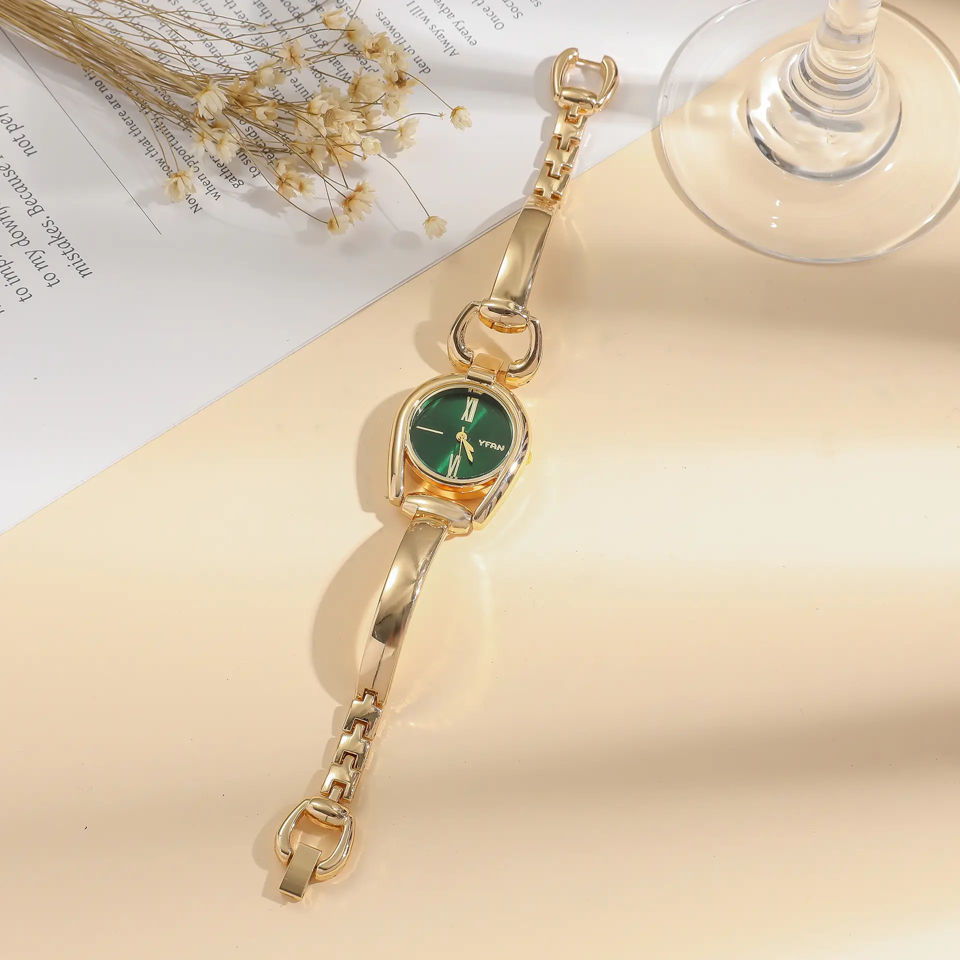 Women's Retro Button Watch with Hollow Steel Band — feature 7