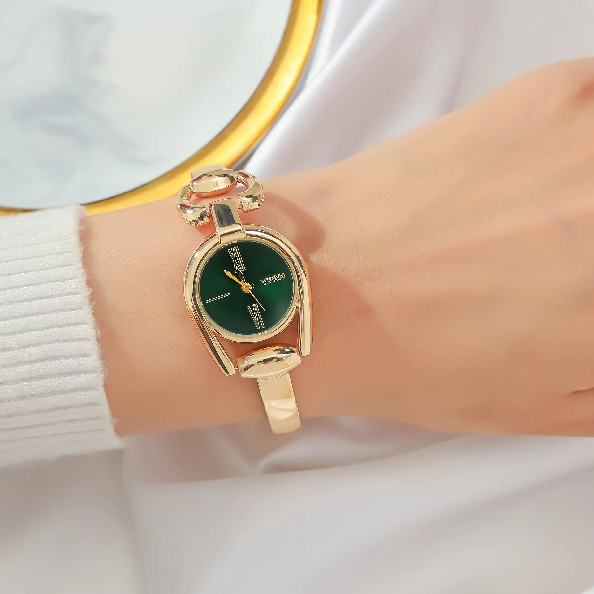 Women's Retro Button Watch with Hollow Steel Band — feature 8