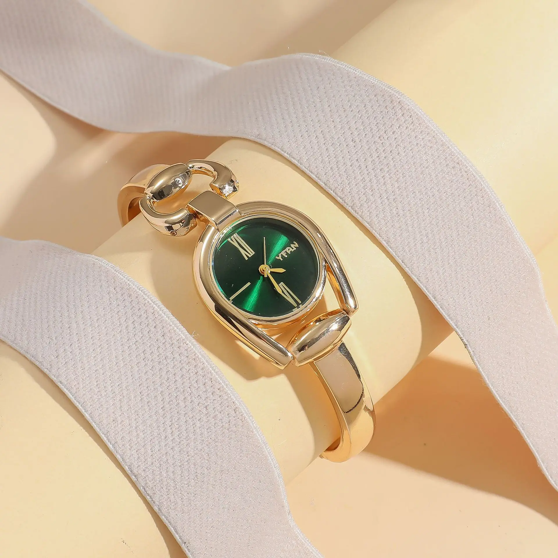 Women's Retro Button Watch with Hollow Steel Band - Image 5
