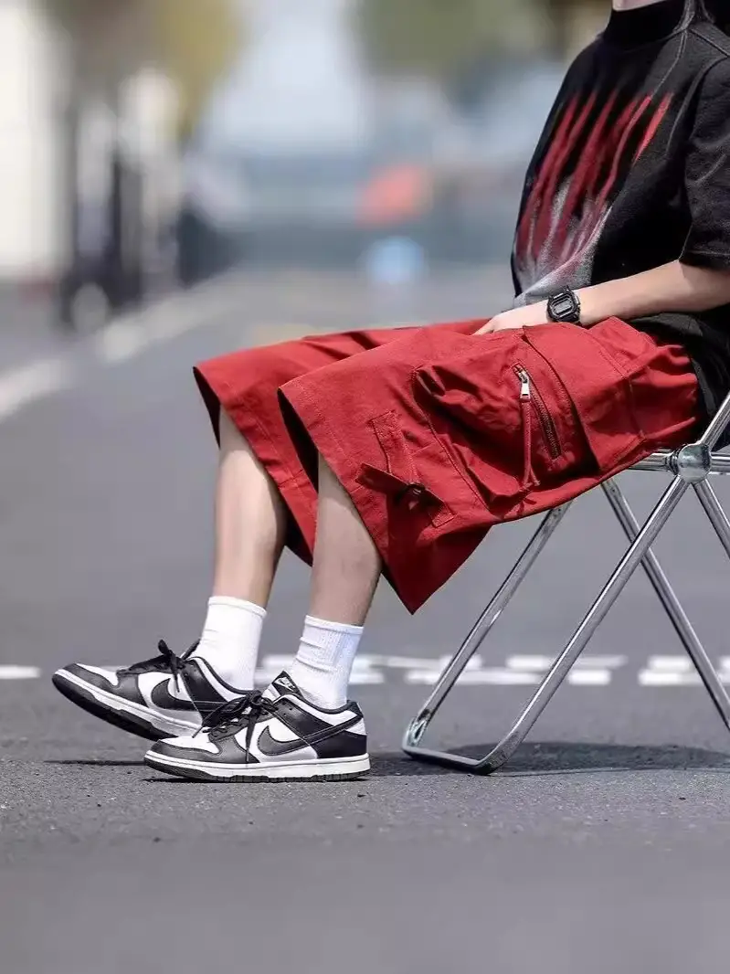 Wine Red Retro Tooling Shorts Men Summer Loose Wide-leg Knee-length Pants - Image 4