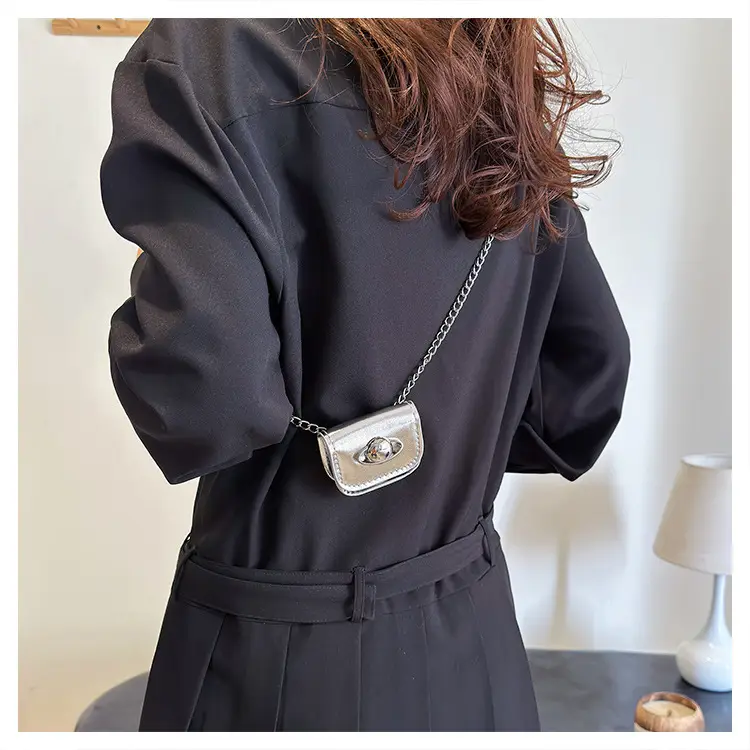 Retro Mini Crossbody Bag Black 2024 Summer — feature 19