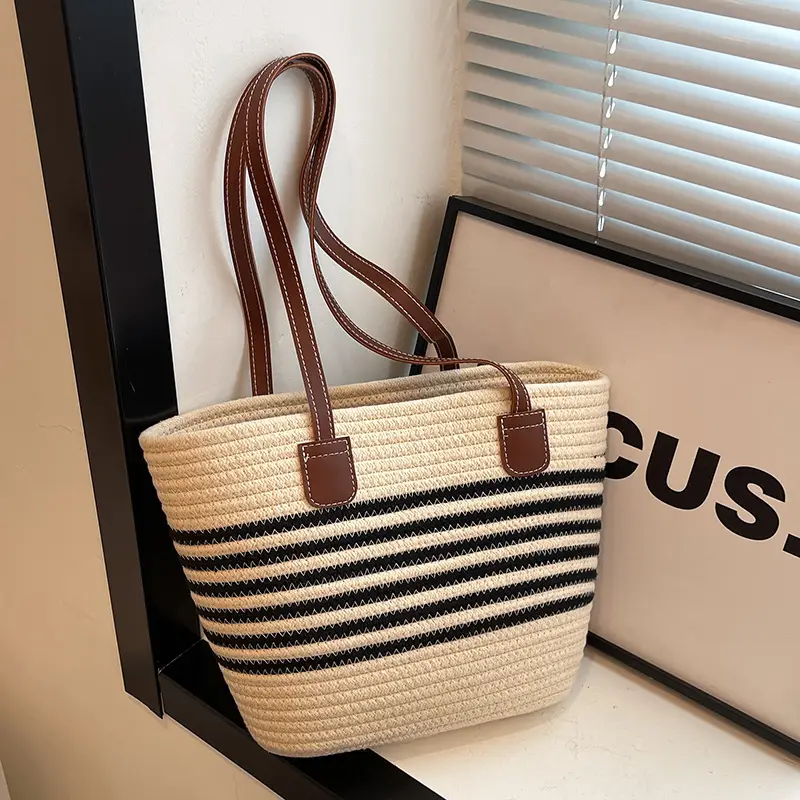 Straw Beach Bag Large Capacity Wind Resistant - Image 3