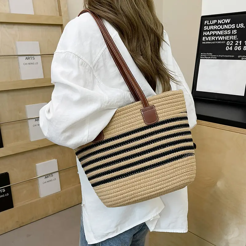 Straw Beach Bag Large Capacity Wind Resistant - Image 4