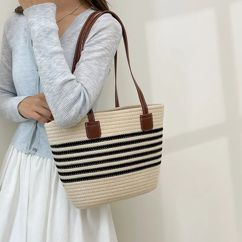 Straw Beach Bag Large Capacity Wind Resistant - Image 5