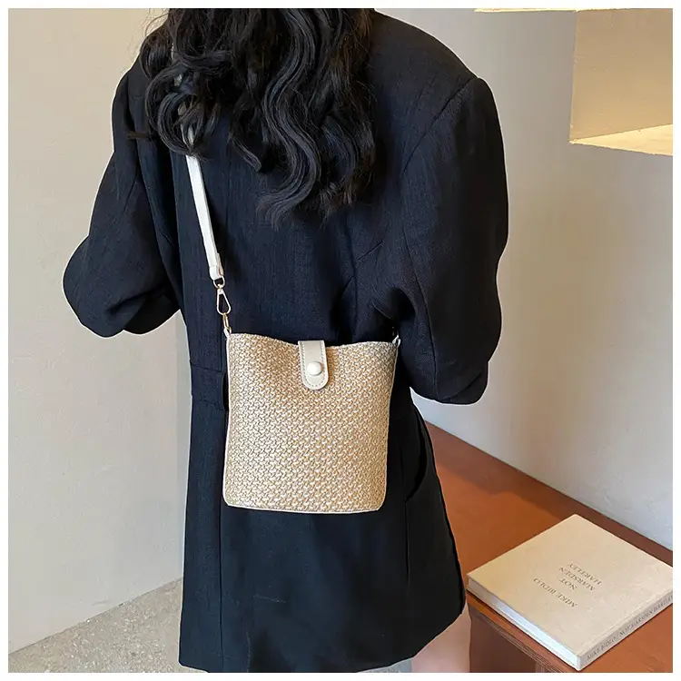 New Summer Woven Bucket Bag Large Capacity Beige — feature 17
