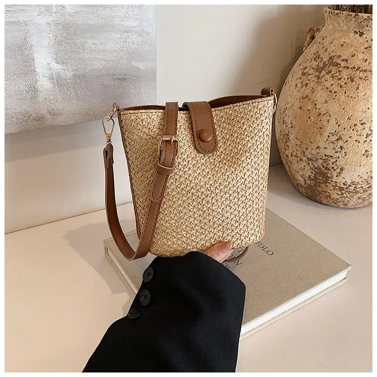 New Summer Woven Bucket Bag Large Capacity Beige — feature 19