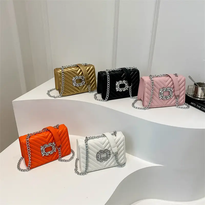 Elegant Black Chain Crossbody Bag with Square Design - Image 6