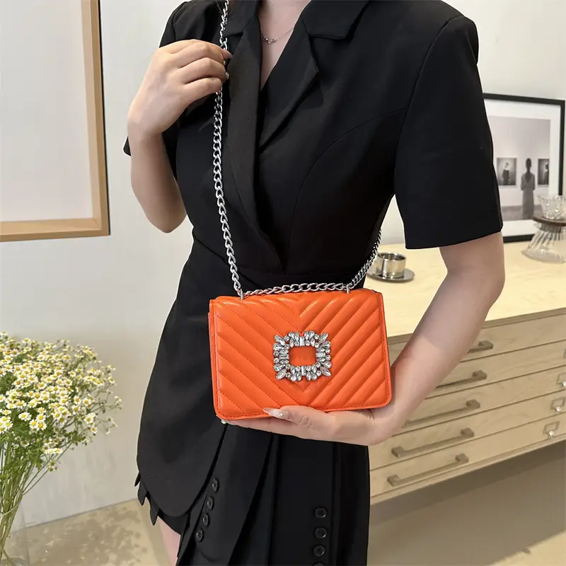 Elegant Black Chain Crossbody Bag with Square Design - Image 9