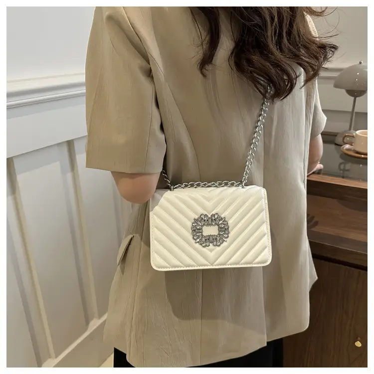 Elegant Black Chain Crossbody Bag with Square Design — feature 12