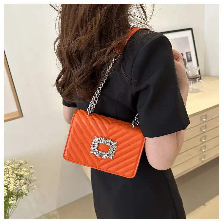 Elegant Black Chain Crossbody Bag with Square Design — feature 13