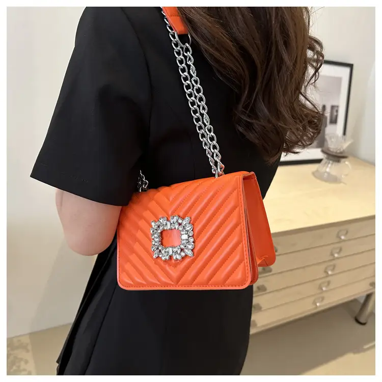 Elegant Black Chain Crossbody Bag with Square Design — feature 14