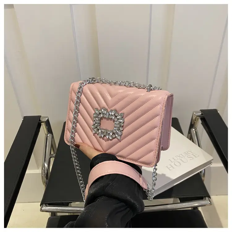 Elegant Black Chain Crossbody Bag with Square Design — feature 20