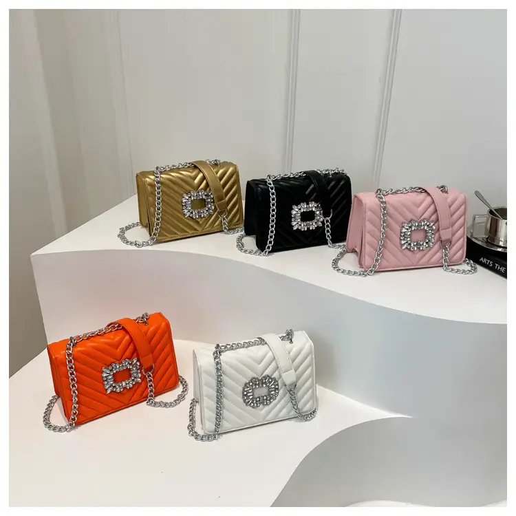 Elegant Black Chain Crossbody Bag with Square Design — feature 24