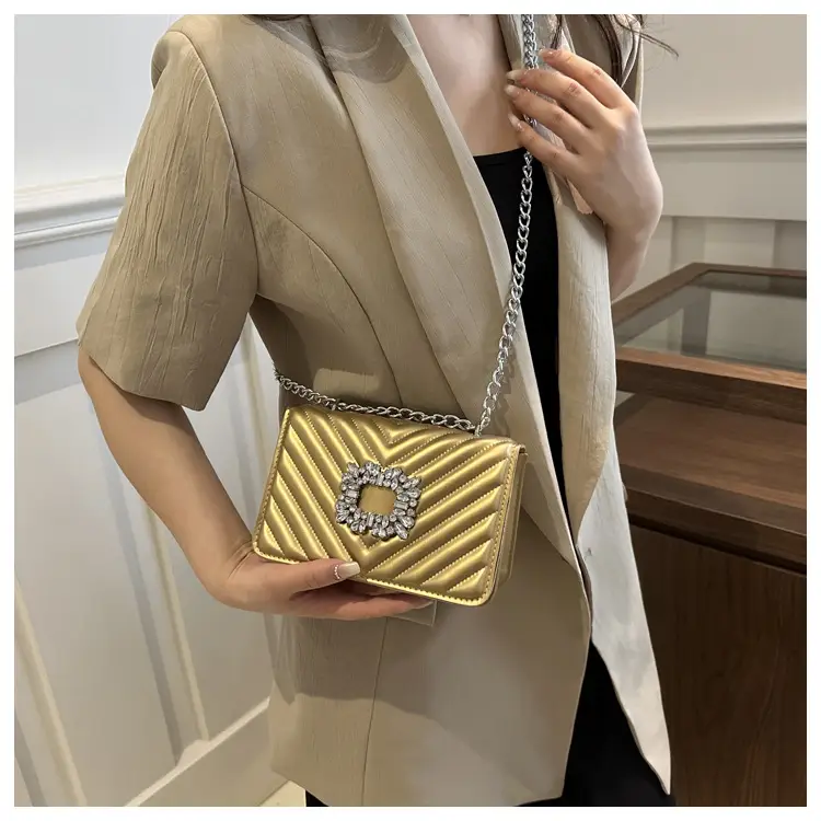 Elegant Black Chain Crossbody Bag with Square Design — feature 9