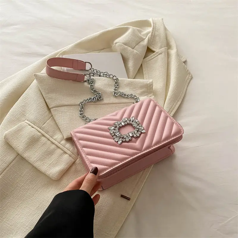 Elegant Black Chain Crossbody Bag with Square Design - Image 4