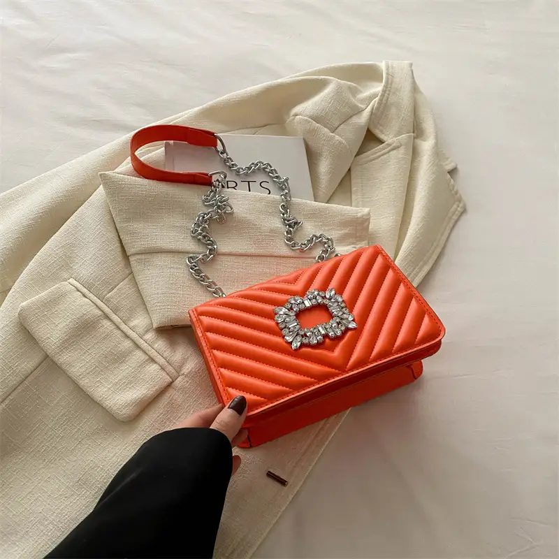 Elegant Black Chain Crossbody Bag with Square Design - Image 5