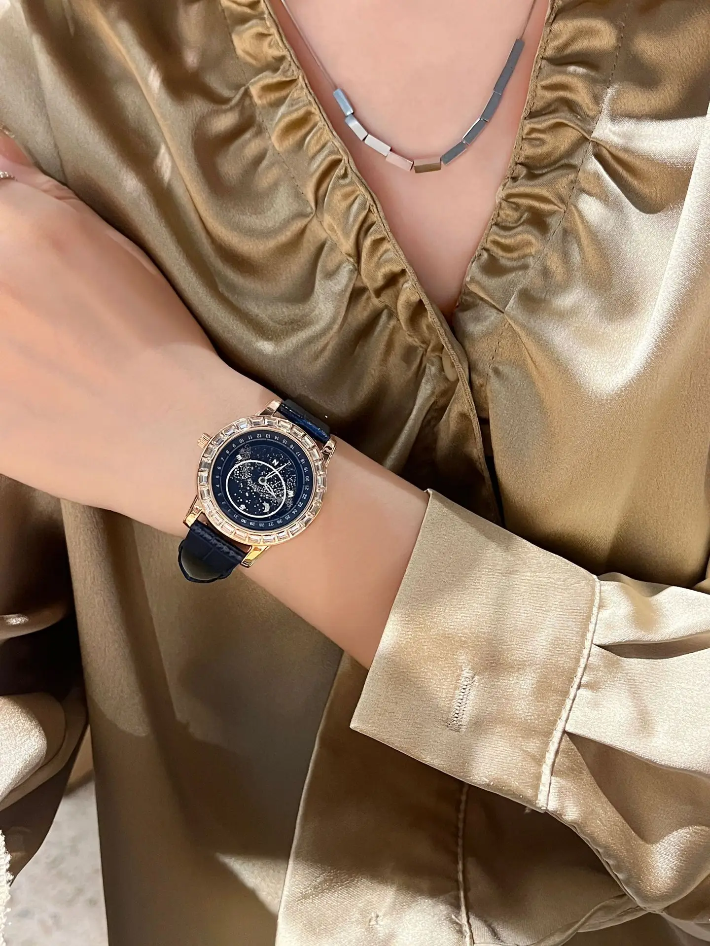 Luminous Blue Dial Waterproof Mechanical Watch with Red Leather Strap — feature 1
