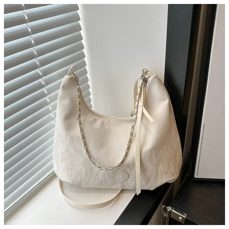 Black Textured Shoulder Bag for Women 2024 — feature 11