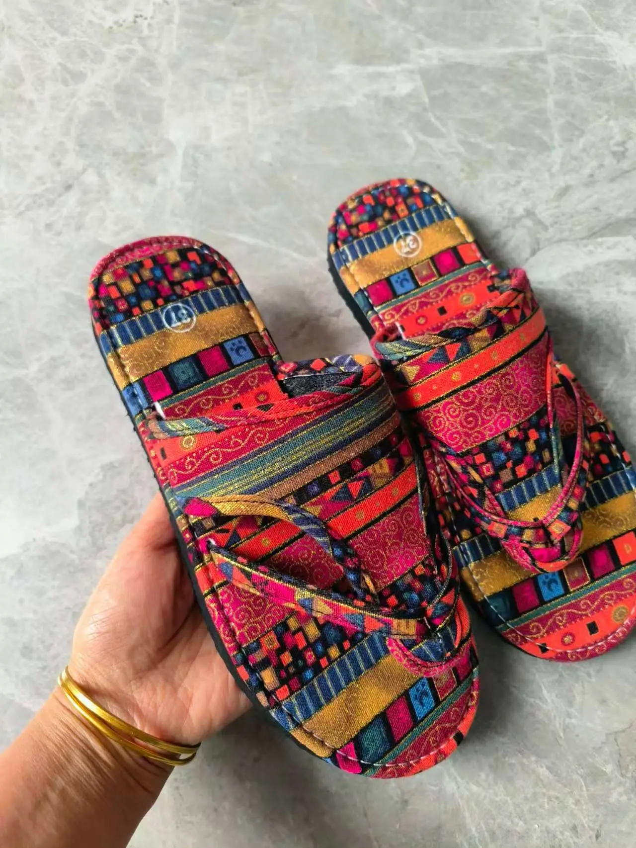 Women Cross-Color Sandals Slip-On Lightweight Comfortable — feature 9