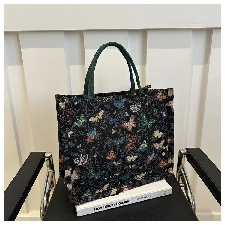 Niche Floral Canvas Shoulder Bag 2024 — feature 11