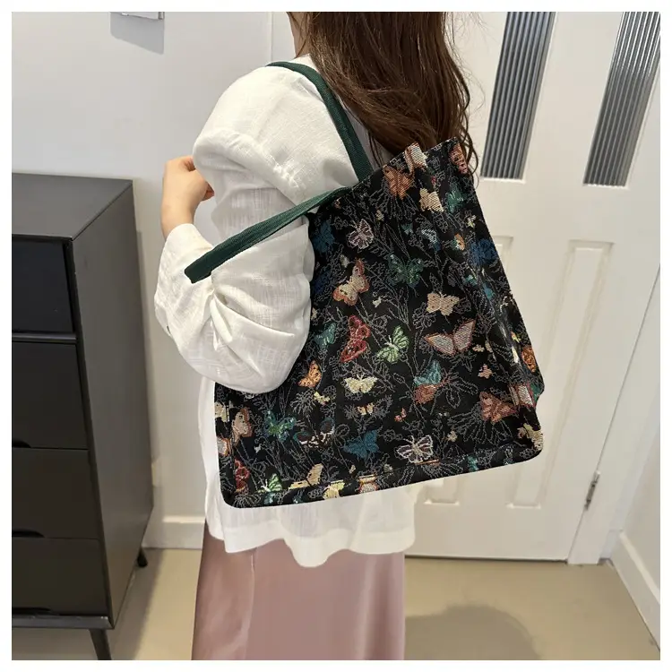 Niche Floral Canvas Shoulder Bag 2024 — feature 16