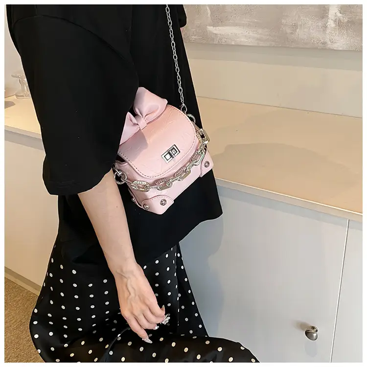 Black Bow Chain Mini Shoulder Bag for Women — feature 10