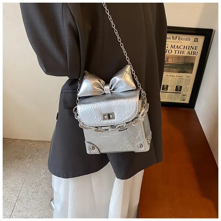 Black Bow Chain Mini Shoulder Bag for Women — feature 19