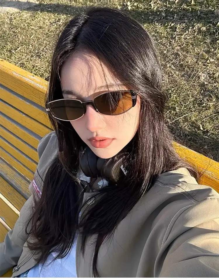 Women's Metal Cat's Eye Sunglasses UV Resistant Gold Black — feature 1