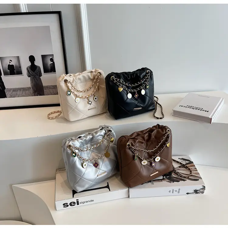 Women Diamond Chain Crossbody Bag Cream 2026 — feature 10