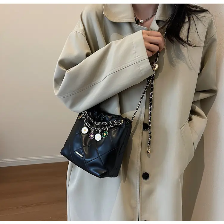 Women Diamond Chain Crossbody Bag Cream 2026 — feature 27
