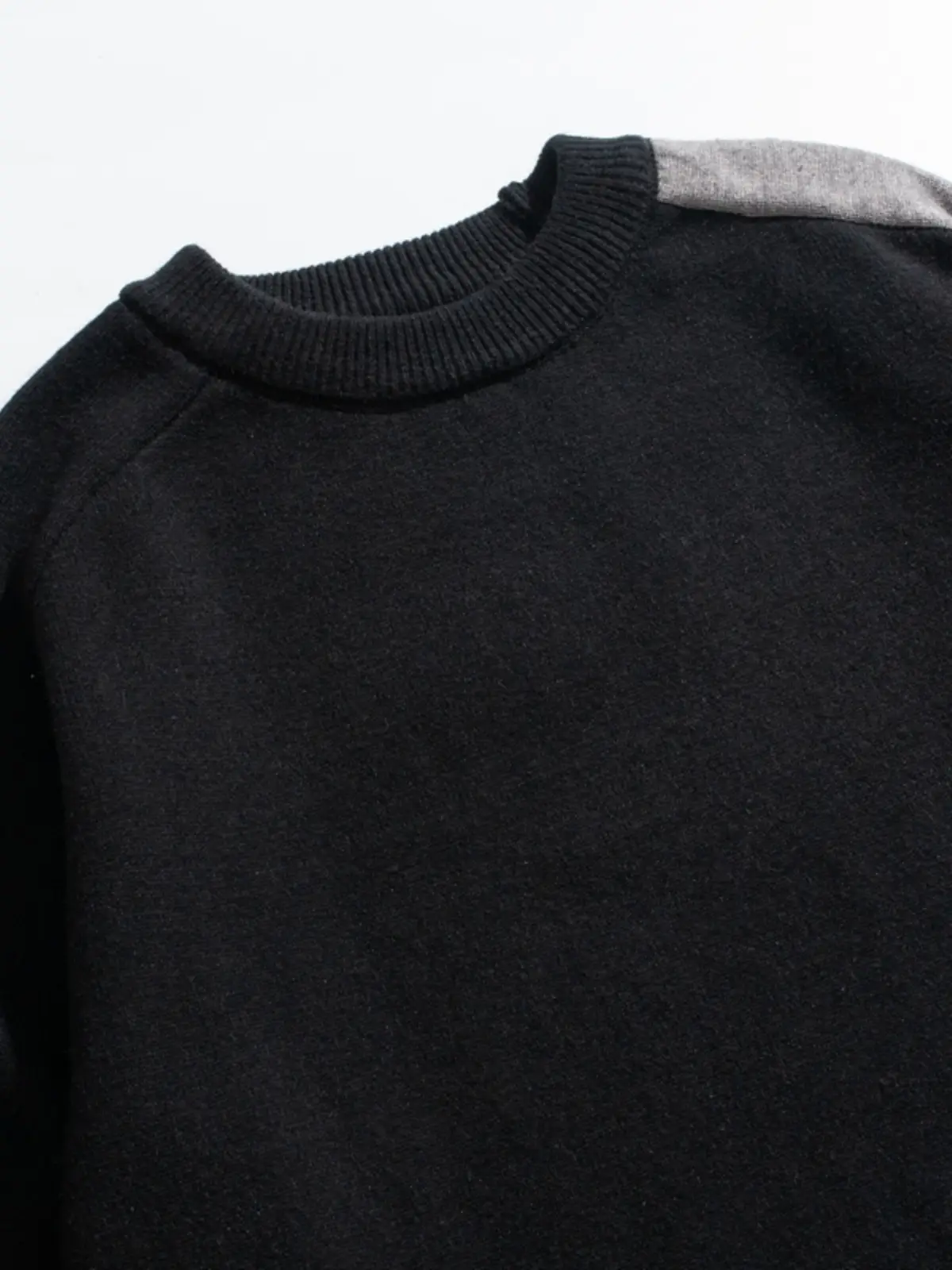 Men's Black Knitted Sweater Irregular Hem Casual Top - Image 12