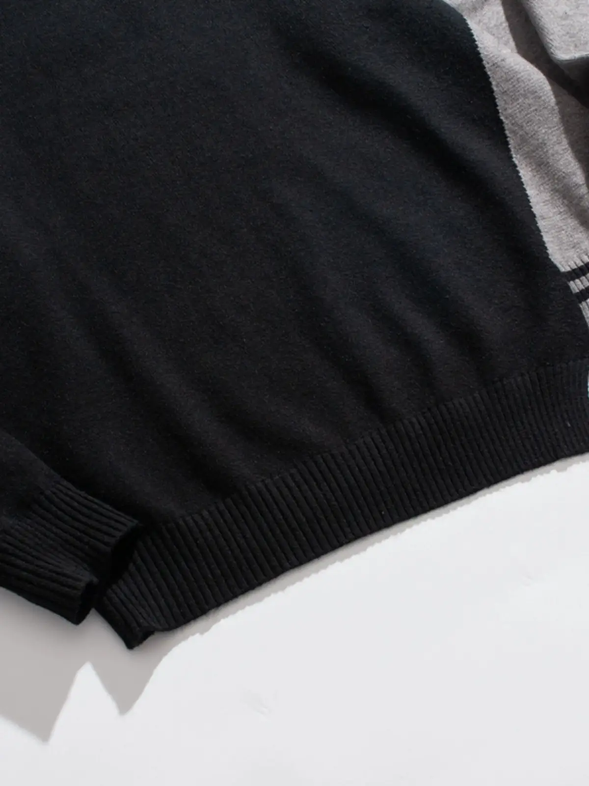 Men's Black Knitted Sweater Irregular Hem Casual Top - Image 13