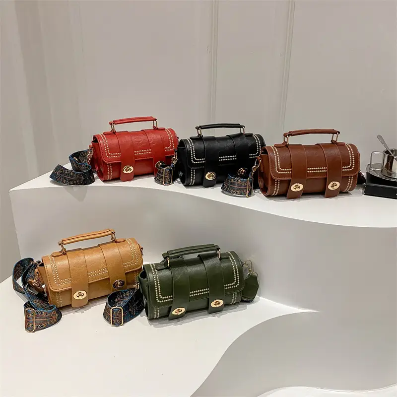 Green Leather Butterfly Bag with Gold Plated Hardware - Image 9